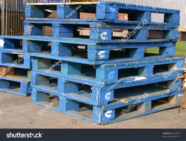 Are blue wood pallets safe