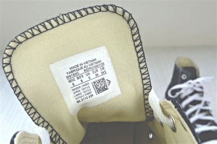 Are Converse made of cotton