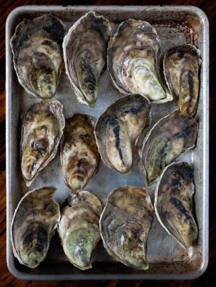 Are Hooters steamed oysters