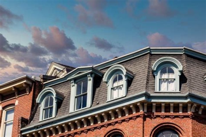 Are mansard roofs Victorian