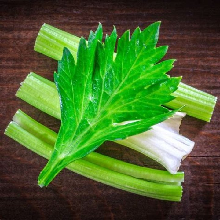 Can celery leaves be eaten