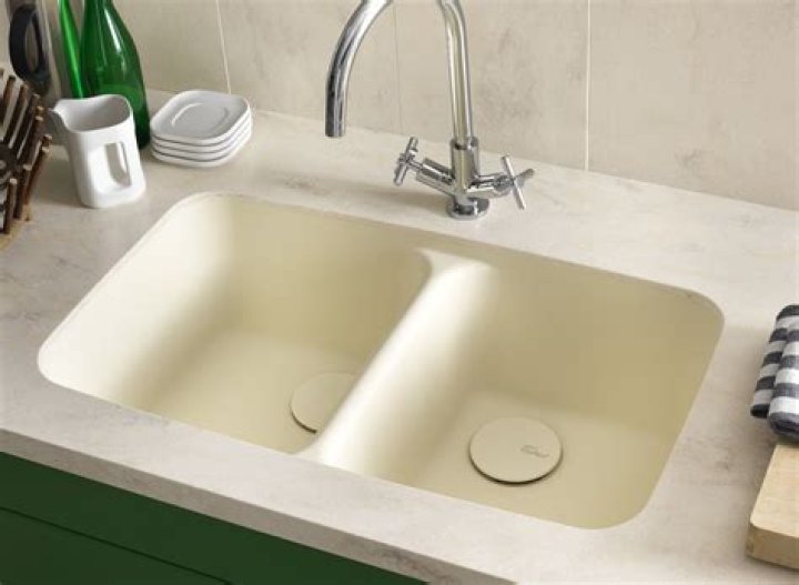 Can Corian sinks be refinished
