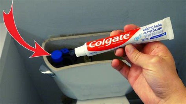 Can toothpaste clean toilet