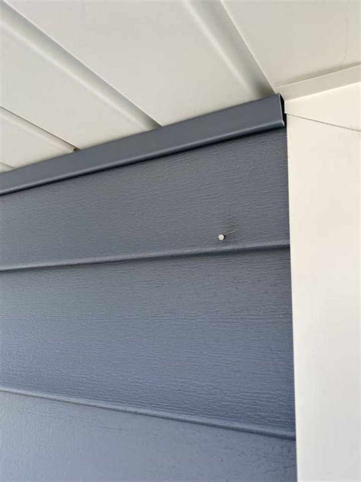 Can vinyl siding be nailed