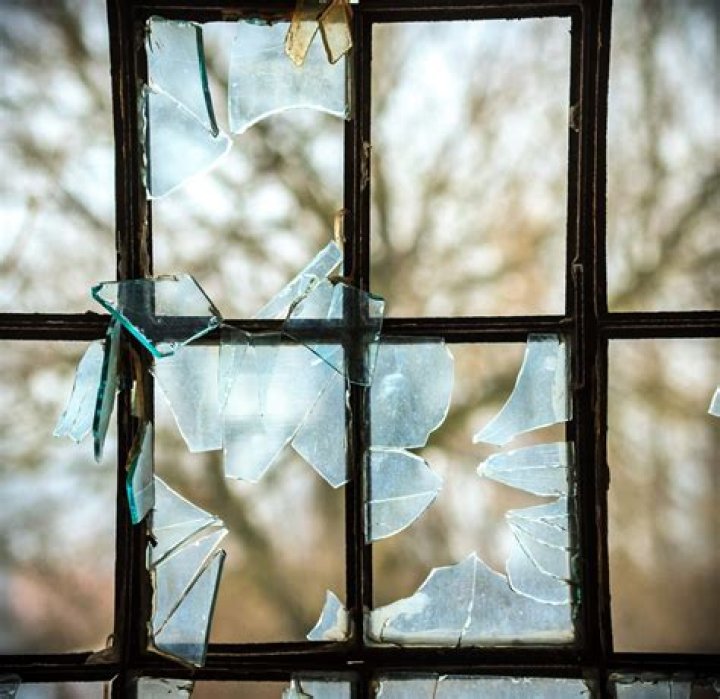 Can Windows break from wind