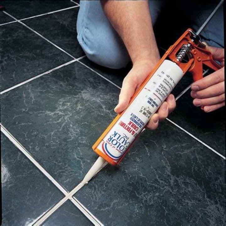 Can you caulk cracked grout
