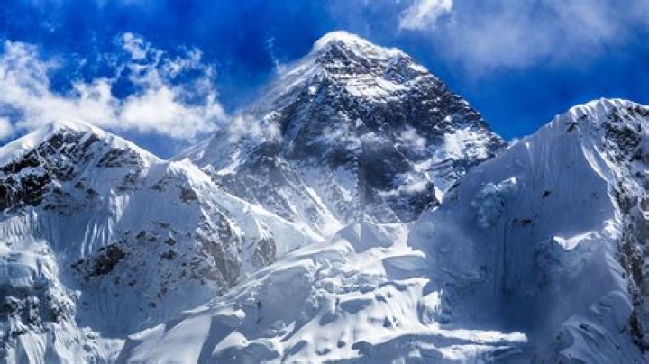 Can you fly up Mount Everest