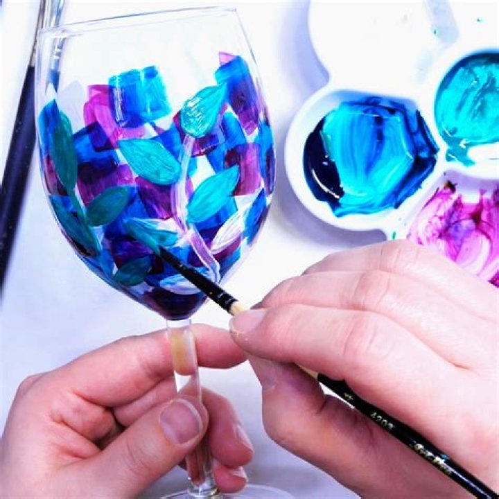 Can you paint glass mirrors