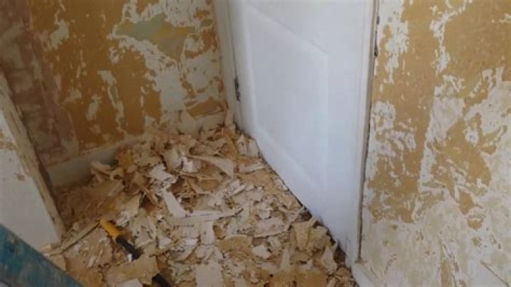 Can you paper over woodchip