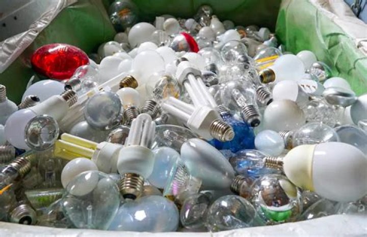 Can you recycle light bulbs