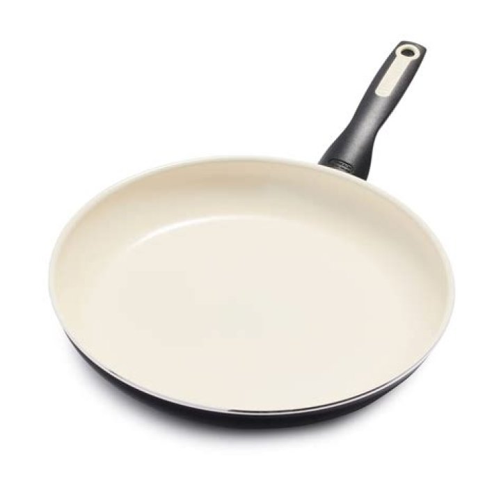 Can you soak non stick pans