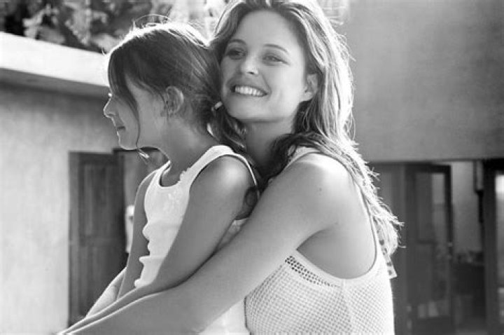 Did Josie Maran have a baby