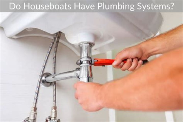 Do houseboats have plumbing