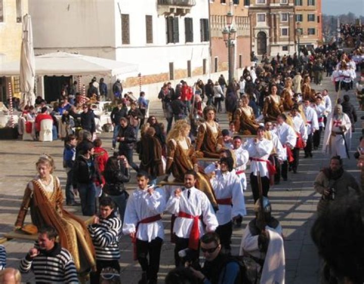 Do Italians celebrate nameday