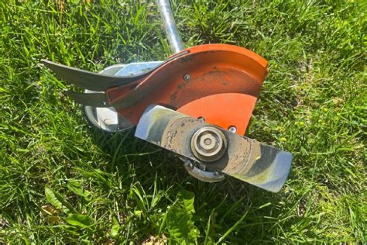 Do STIHL make a lawn edger