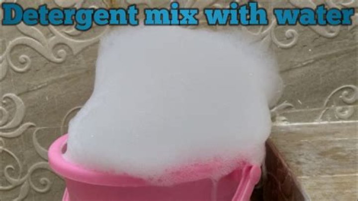 Do you mix powder detergent with water