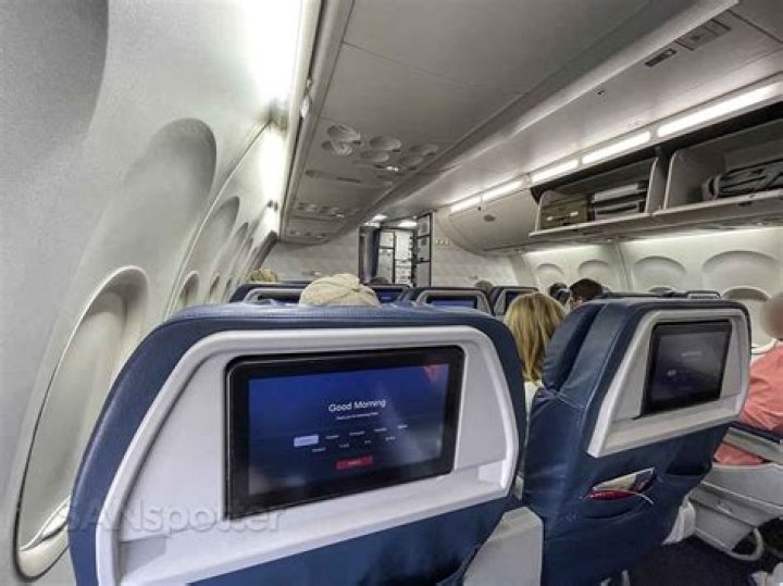 Does Boeing 757 200 have TV