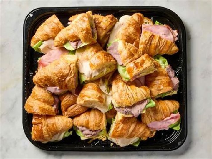 Does Costco have deli trays