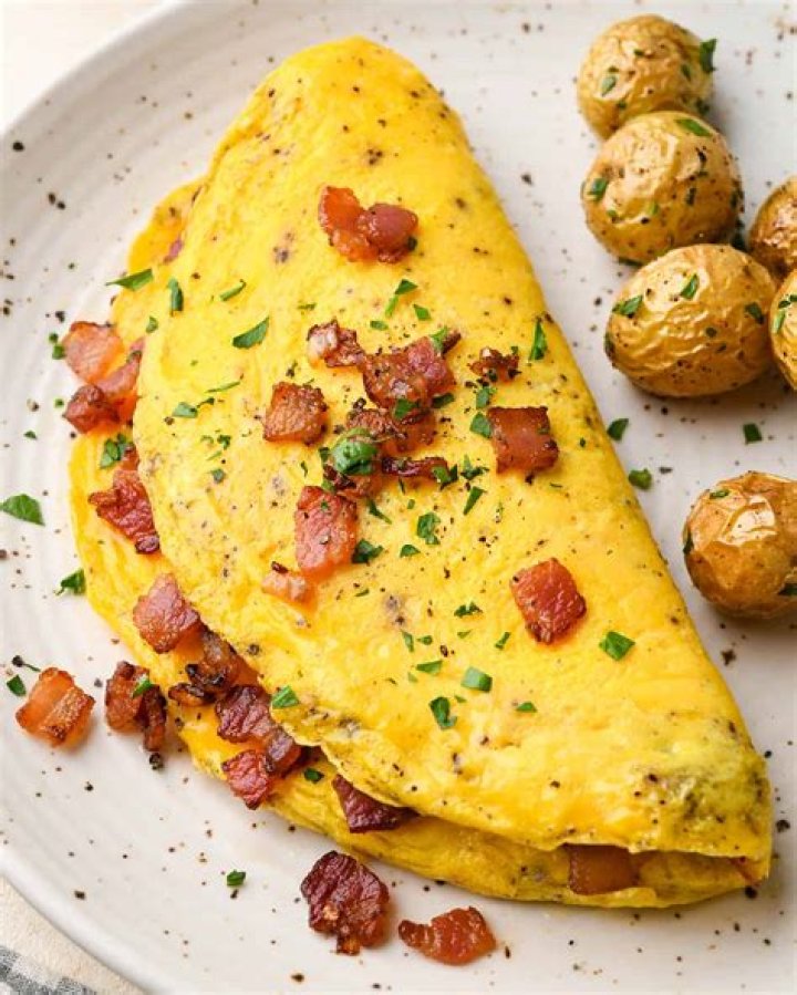 Does Dennys have omelettes