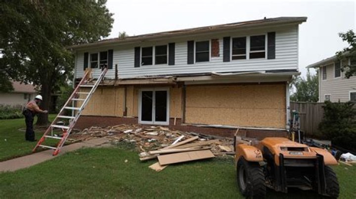 Does insurance replace all siding