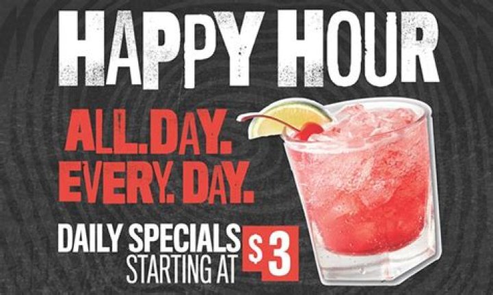 Does Smokey Bones have happy hour