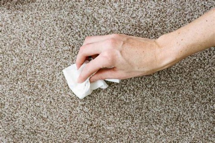 Does wax stain carpet