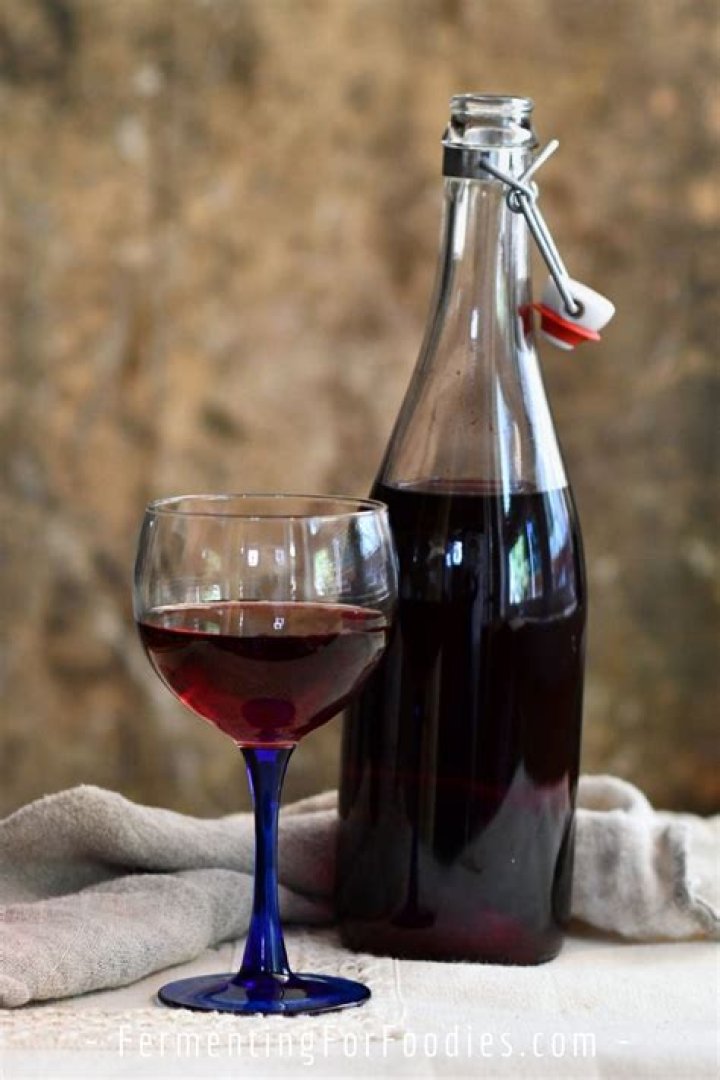 How do you sweeten blueberry wine