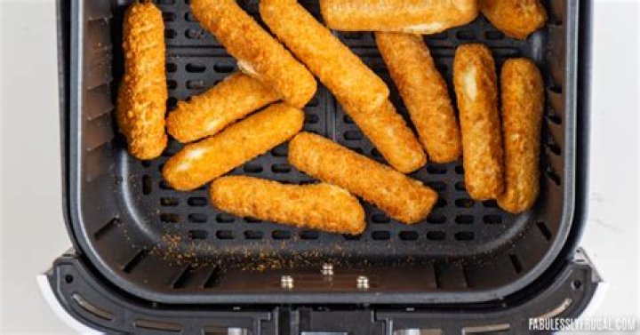 How long do you cook mozzarella sticks in an Airfryer