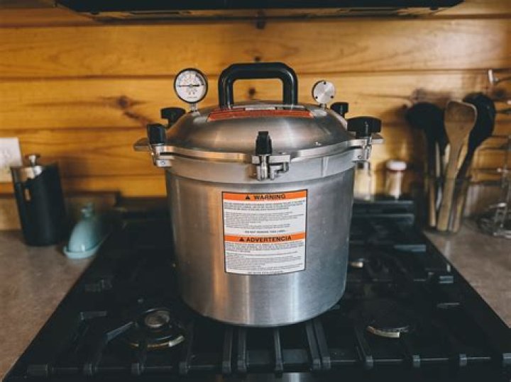 How long should it take a pressure canner to build pressure
