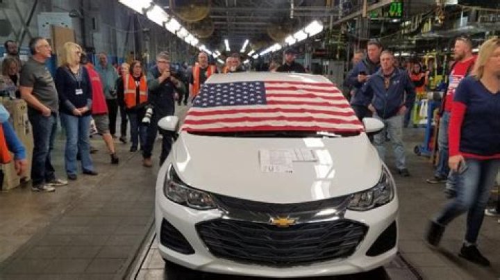 How many employees does Lordstown GM have