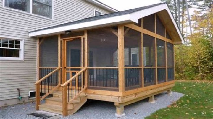 How much do screened in porches cost