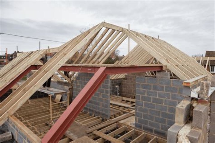 How much does it cost to re roof house