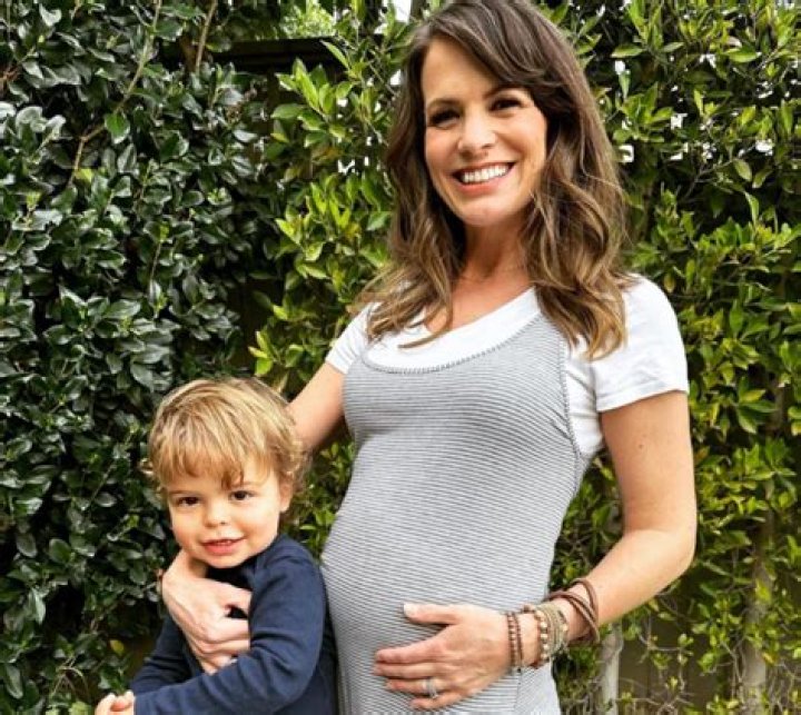 Is Chelsea on Y&R pregnant