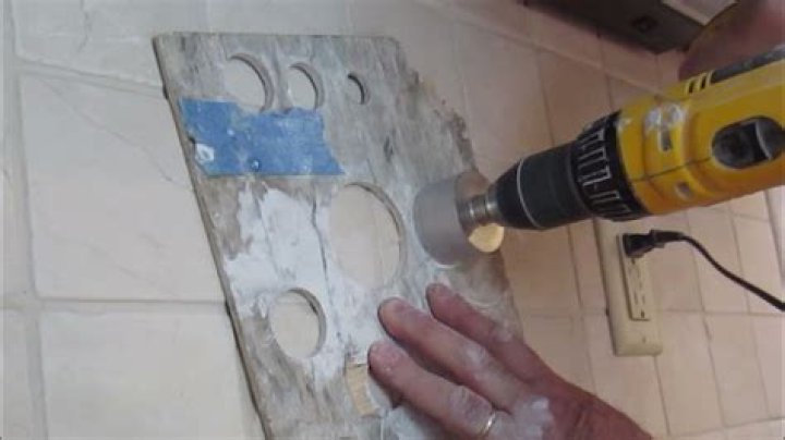 Is it difficult to replace kitchen backsplash