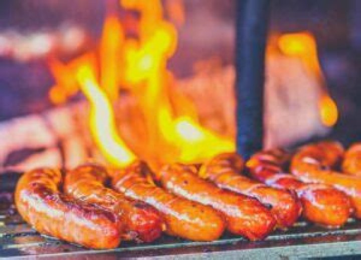 Is it OK to steam sausages