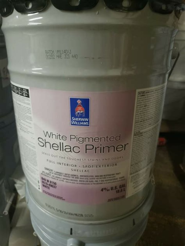 Is shellac primer oil based