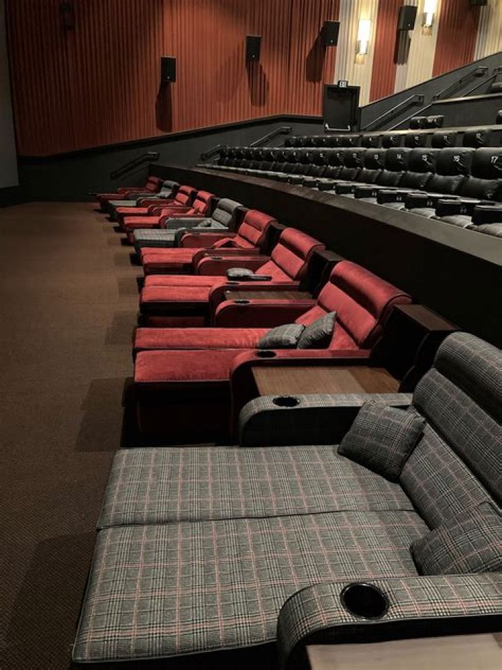 Is Universal Cinemark reserved seating