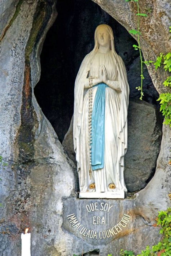 What age is Lourdes Madonna