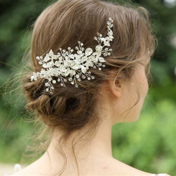 What are bridal accessories