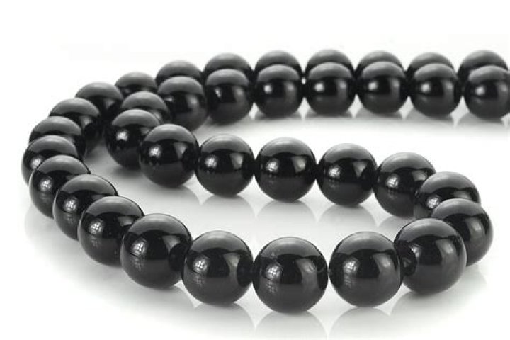 What are onyx beads