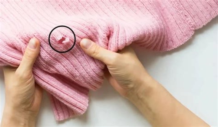 What causes snags in towels