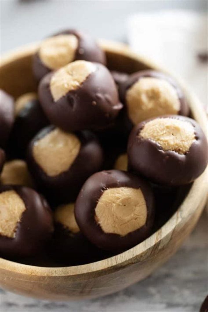 What do Buckeyes taste like