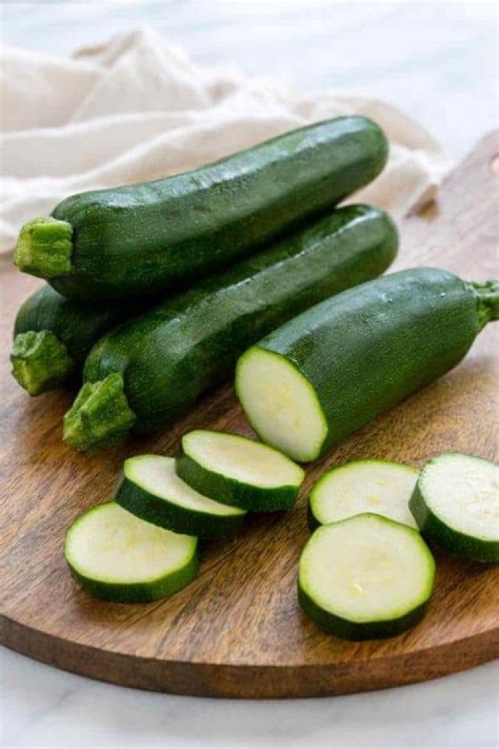 What does 1 zucchini weigh