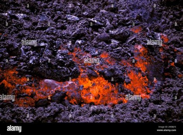 What does aa lava look like