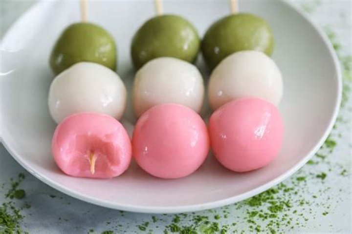 What does dango taste like