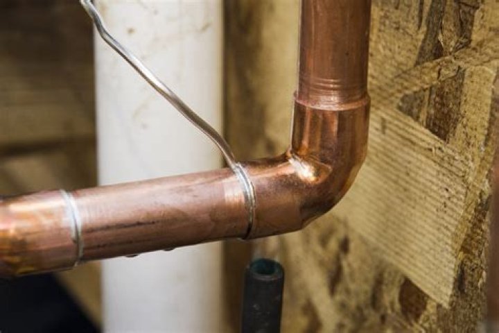 What does sweat a pipe mean