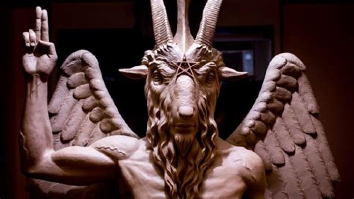 What does the devil symbolize in fences