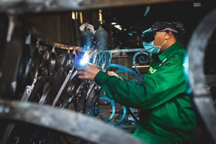 What is a journeyman toolmaker