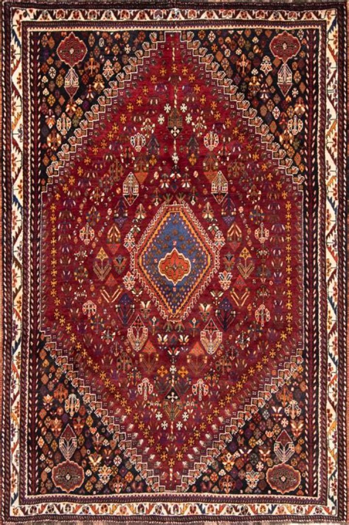 What is a Persian style rug