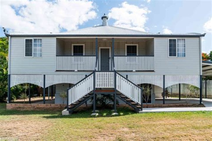 What is a Queenslander home